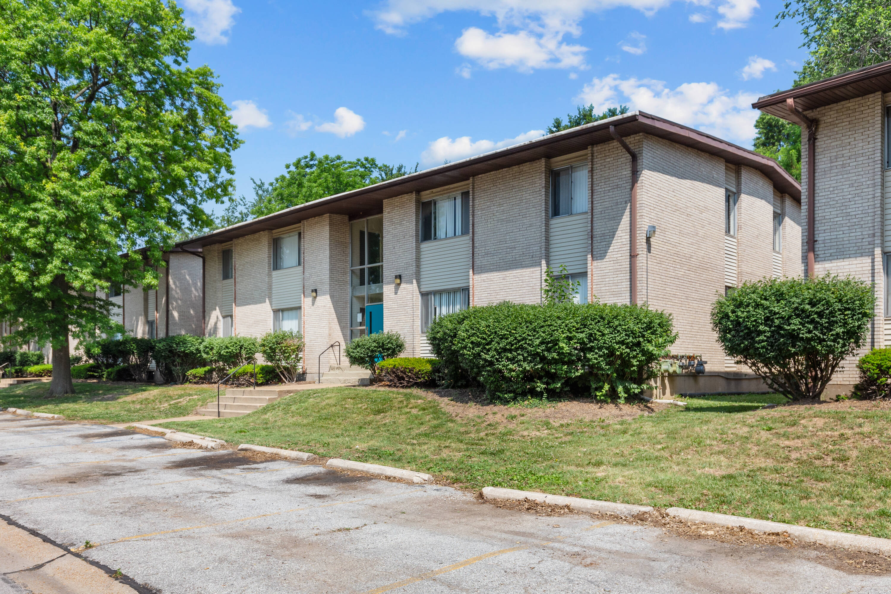 Commercial Property for Sale in St. Louis Missouri 63138